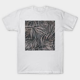 Digital palm leaves pattern in black and pink T-Shirt